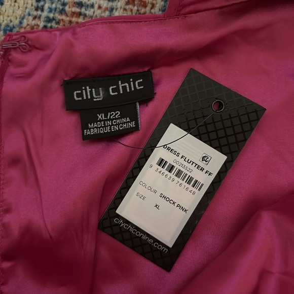 City Chic Flutter Dress in Shock Pink SZ 22 NWT - Picture 5 of 9
